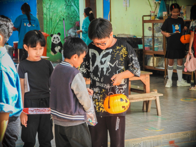 KGIS Halloween Photo