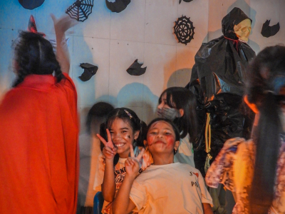 KGIS Halloween Photo